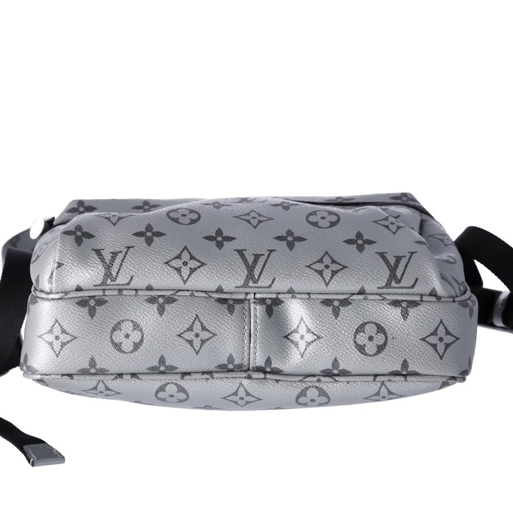 Louis Vuitton Messenger PM Reflect Shoulder Bag Crossbody Monogram Silver M43859 - Picture 13 of 17